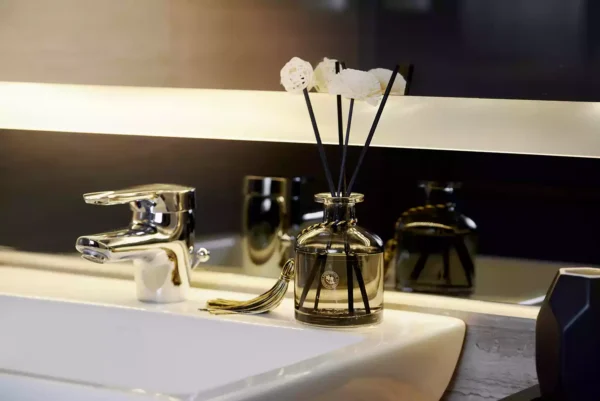 Hotel Fragrance Series Five Star Scents Zero Flame Premium Round Bottle Diffuser